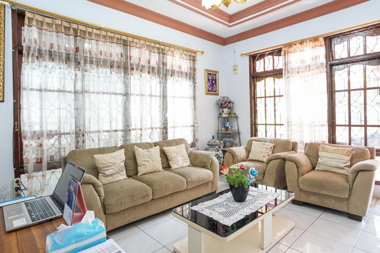 Pas Residence Manado Exterior foto